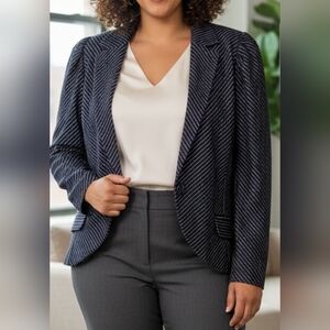 Classic Navy Pinstripe Blazer Pit 28 L26